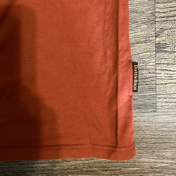 Dutch Bros Rust/Brown Short Sleeve Tee w/Retro Wavy Embroidered DB Logo - Picture 6 of 11